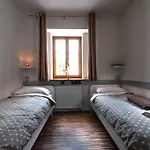 호스텔 큐브 센트럴 룸스 포 2 류블랴나