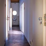 큐브 센트럴 룸스 포 2 호스텔 류블랴나