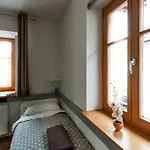 Cube For 2 ホステル