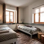 큐브 센트럴 룸스 포 2 호스텔 류블랴나