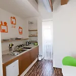 큐브 센트럴 룸스 포 2 * 류블랴나