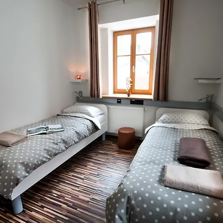 큐브 센트럴 룸스 포 2 * 류블랴나