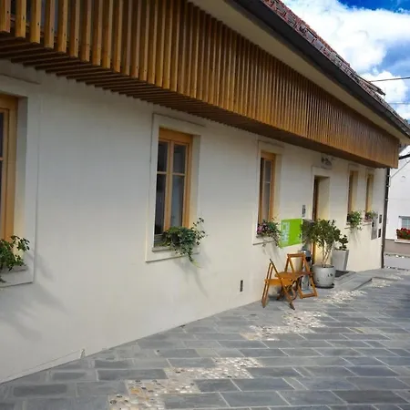 Cube For 2 אכסניה